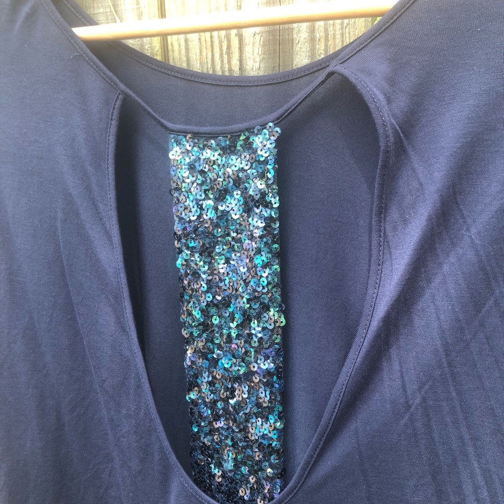 Express Sequin Back Tee🌸